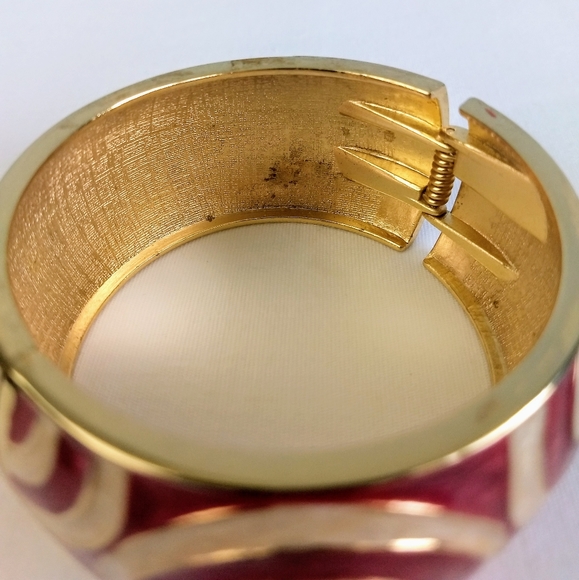 Pink & Cream Swirl Bangle Bracelet - Picture 3 of 4